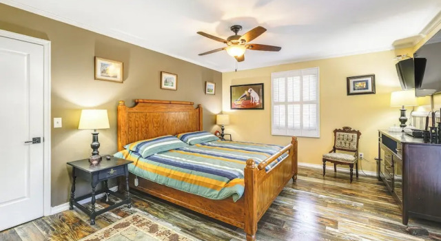 Family Home w/ Private Pool & Hot Tub in Lewes, 예약 휴가용 주택 루이스 