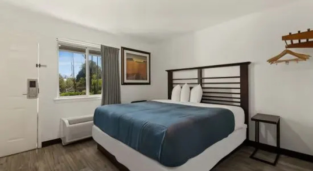 Номер Standard Rodeway Inn Charlotte Independence Blvd