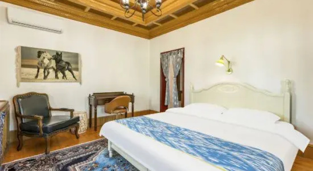 Люкс Deluxe Hi YiLi·blue lane villa(Yili Old Town Kazanqi Branch)
