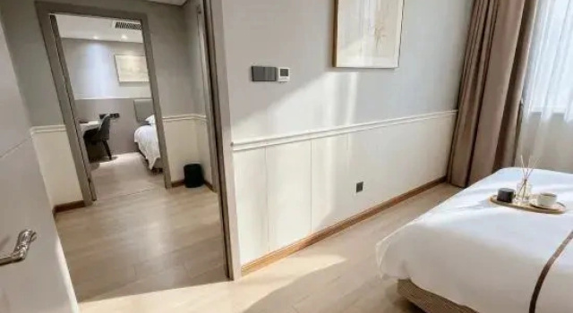 Люкс Yiwu Bai Heng Hotel