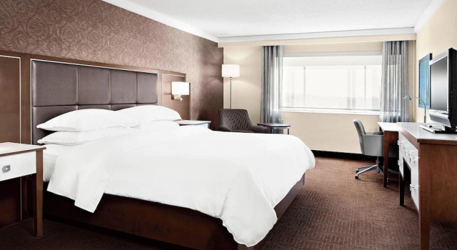 Двухместный клубный номер Standard Sheraton Laval Hotel