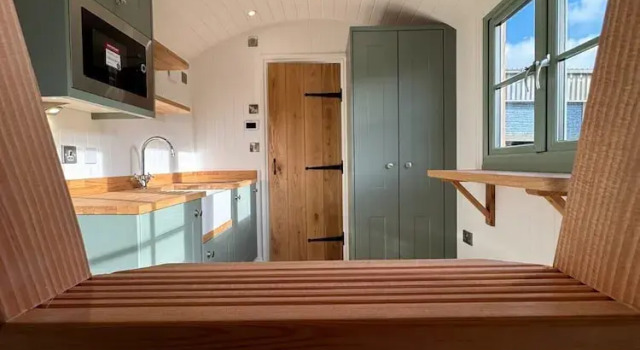 Luxury Shepherds Hut Near Glamorgan Coast, 예약 휴가용 주택 Cowbridge 