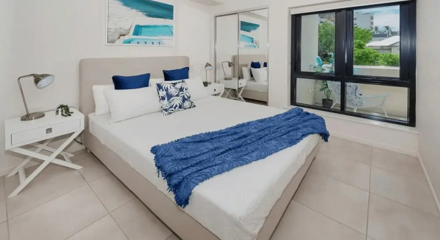 Coastal 2-bed With Parking & Pool by the Ocean