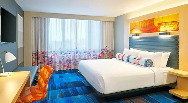 Номер Standard Aloft by Marriott South Bend
