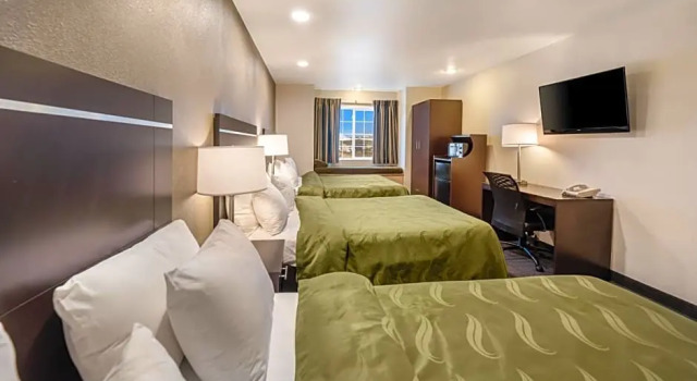 Шестиместный номер Standard Quality Inn & Suites near NAS Fallon