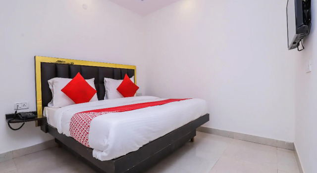 OYO 22355 Hotel Istay