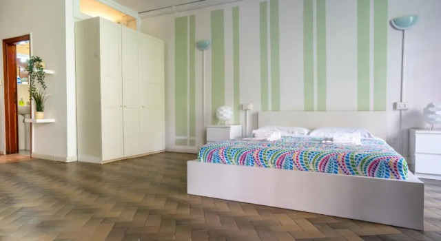 Lory's Suite