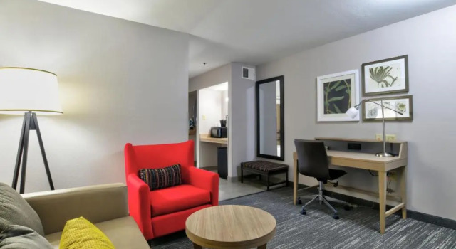 Двухместный люкс c 1 комнатой Country Inn & Suites by Radisson, Oklahoma City Airport, OK
