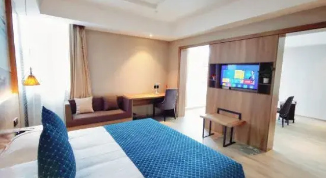 Deluxe suite YahaoZhenxuan Hotel (ZhangJiaGang Shopping Park Branch)