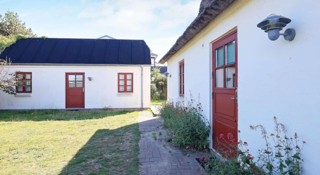 8 Person Holiday Home in Blokhus, Rezervovat Hotel Blokhus 