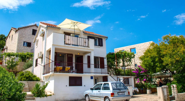 Jela - 50 m from pebble beach - A1(4+1), Prenota Hotel Postira 
