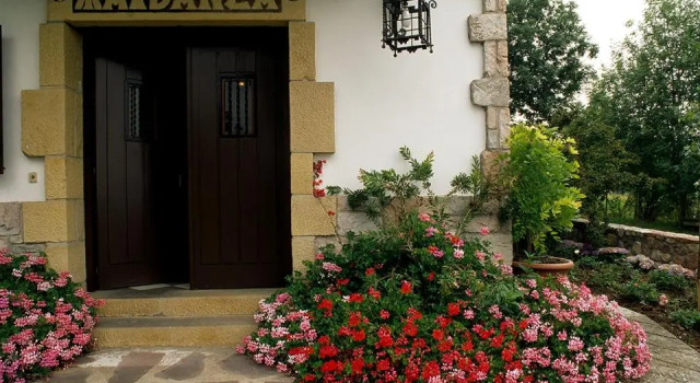 Casa Rural Maidanea, Rezerwuj Hotel Hotele w Baskonia z parkingiem, Parking