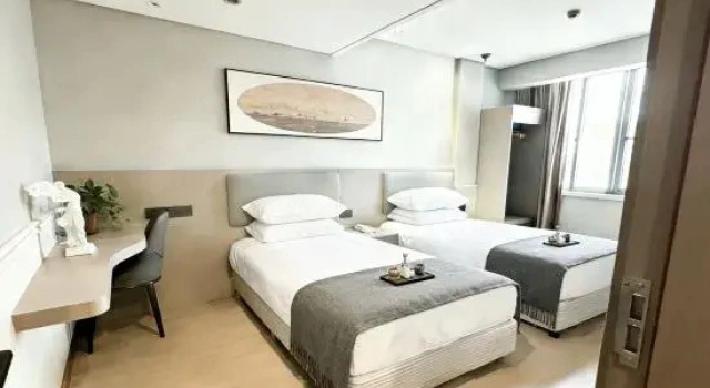 Люкс Yiwu Bai Heng Hotel