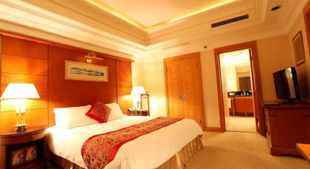 Люкс Ruishi Hotel Dalian
