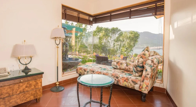 Номер Standard Residency Lake Resort & Spa