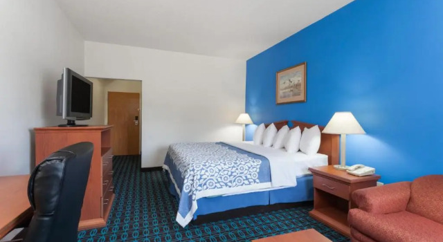 Номер Standard Days Inn & Suites by Wyndham Cambridge