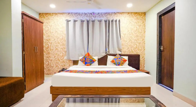 Номер Deluxe FabHotel Uday Vilas