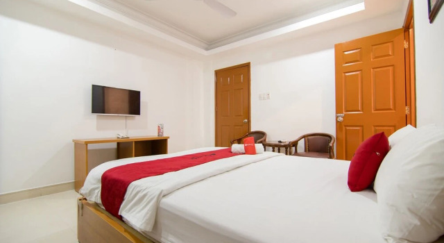 Hoang Long Son Hotel by RedDoorz, Забронировать Отель Район 2 Хошимин