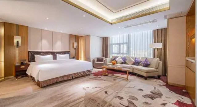 Семейный люкс Imperial Dragon Bay Purejoy Hotel
