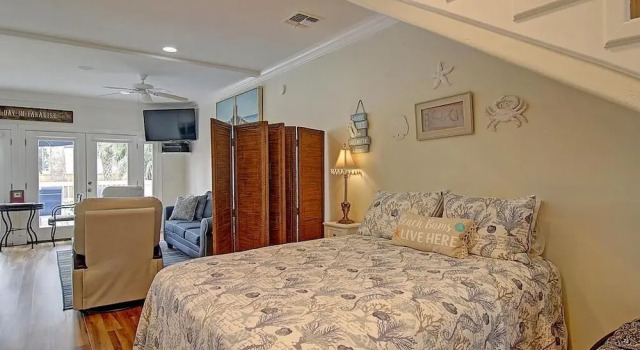 Mustang Court #131 1 Bedroom Condo by Redawning