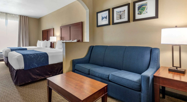 Четырёхместный люкс Comfort Suites Waco Near University Area