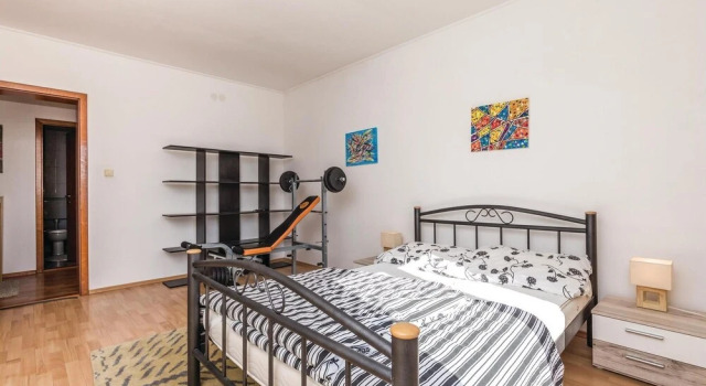 Amazing Home in Mundanije With Wifi and 3 Bedrooms, Prenota Hotel Hotel a Isole Quarnerine con parcheggio, Parcheggio