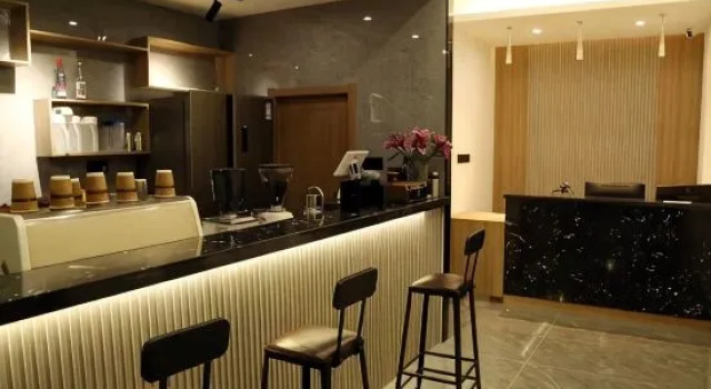 Mojiang Harbour Inn, Rezerwuj Hotel Hotele w Pu'er z parkingiem, Parking