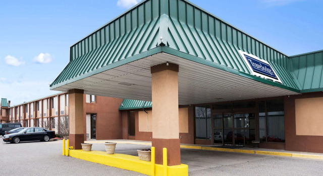 Travelodge by Wyndham Sturgis, Prenota Hotel Sturgis Michigan