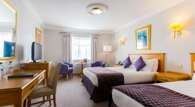 Номер Classic Ashdown Park Hotel