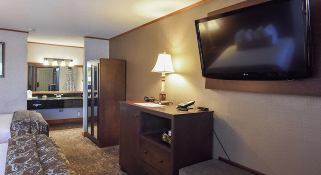 Четырёхместный номер Standard Best Western Plus Dockside Waterfront Inn