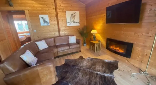 Hollybush Lodges