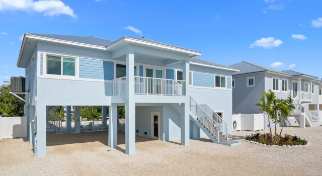 Blue Pearl Waterfront Oasis w Pool 70 Dock