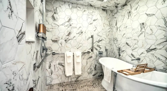 Апартаменты Luxury Spa Retreat: Private Courtyard & More!