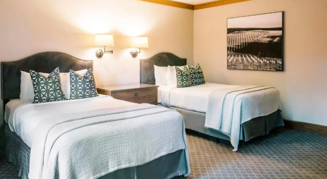 Четырёхместный номер Standard Napa River Inn
