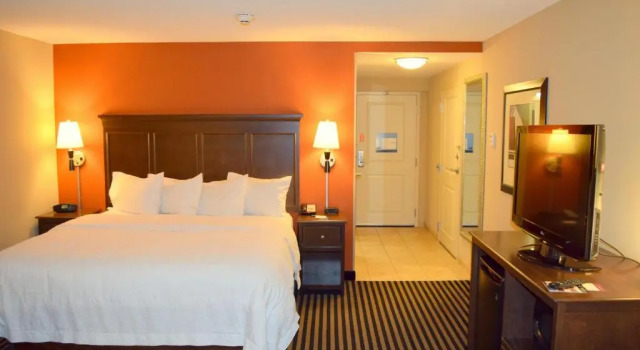 Номер Standard с видом на реку Hampton Inn Bath - Brunswick Area , ME