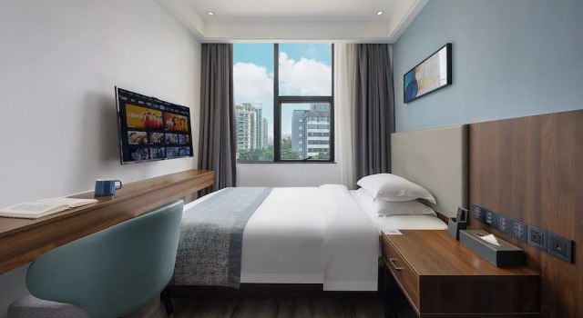 Номер Economy Canton Isle Hotel