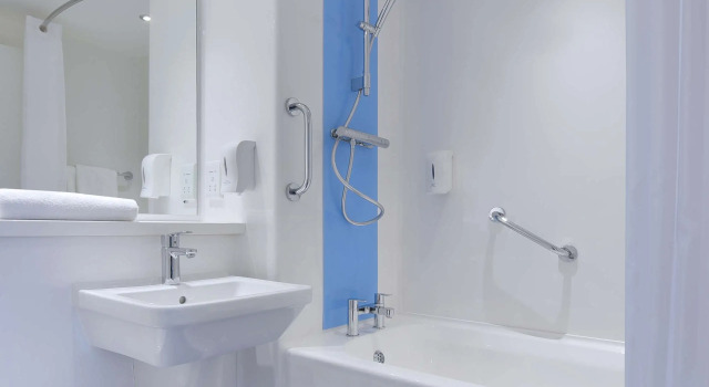 Семейный номер Standard Travelodge Milton Keynes The Hub Hotel
