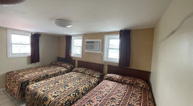 Трёхместный номер Standard c 1 комнатой Anchor Motel