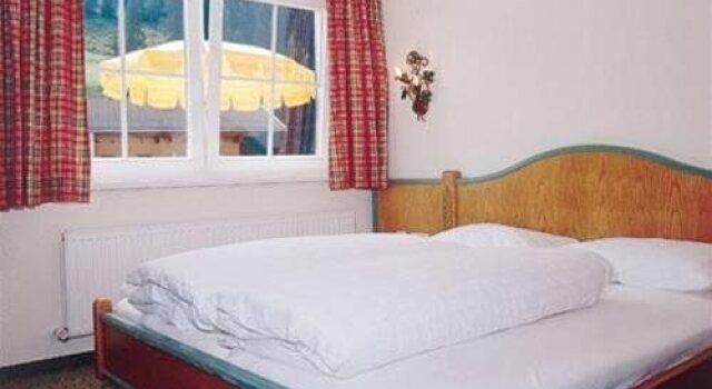 Wohnpark Tuxerhof, Book Hotel Hoteller i Tyrol med parkering, Parkering