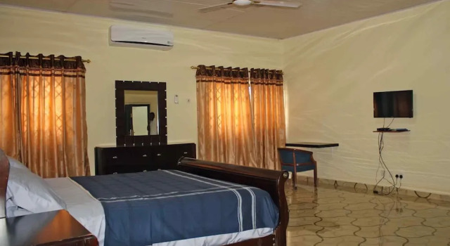 The Whitestone Inn, Prenota Hotel Adenta Tema