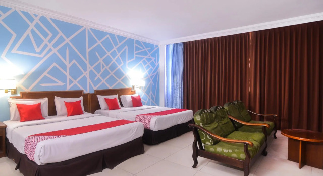 Люкс OYO 11342 Liwah Hotel