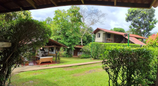 Кровать в общем номере La Qhia Eco Retreat