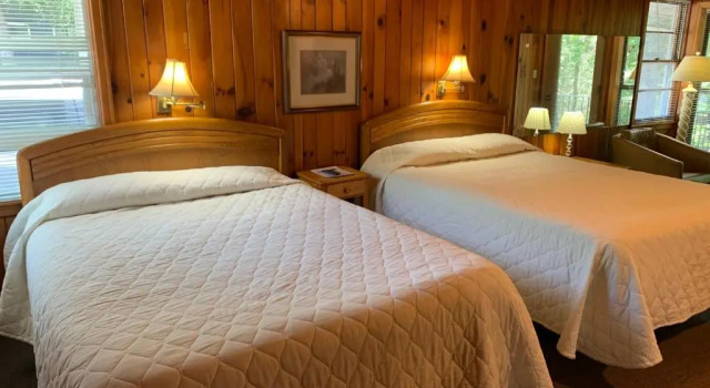 Семейный люкс с балконом Carrs Northside Hotel and Cottages