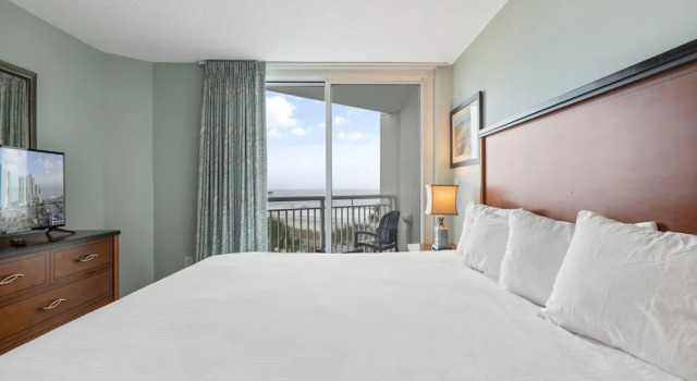 Номер Deluxe Sandy Beach Oceanfront Resort