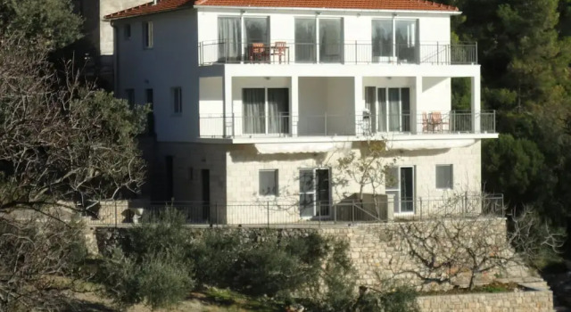 Studio Apartment With Terrace and sea View,30m Distant From the Beach!, Забронировать Апартаменты/квартира Скозанье Сплитско-Далматинская жупания