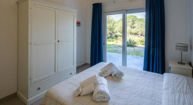 Welcomely - Porto Corallo Seafront, Забронировать Отель Отели Орозеи с парковкой, рядом с Пляж Кала Джинепро, Парковка