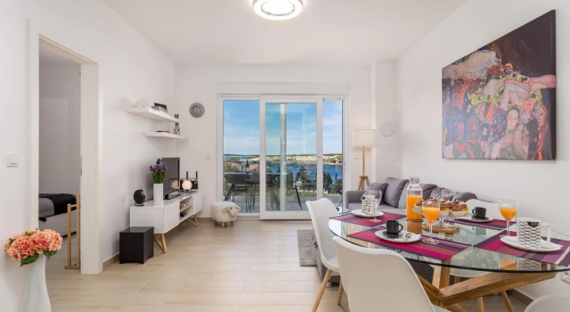Nice Apartment in Simuni With 2 Bedrooms and Wifi, Đặt Căn hộ Kolan Pag Island