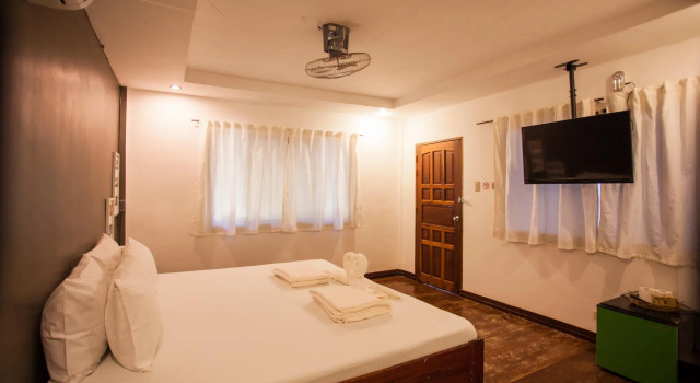 La Luna Island Resort
