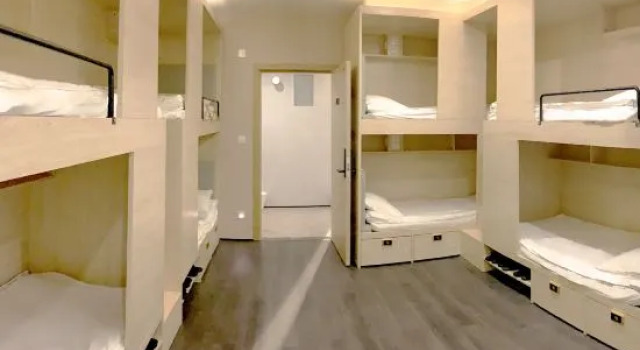 Кровать в общем номере (мужской номер) Smile Face Long Time No See Youth Hostel