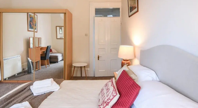 Flat 2, St Agnes House, Забронировать Отель Отели Лайм-Риджис с парковкой, рядом с Городская мельница, Парковка